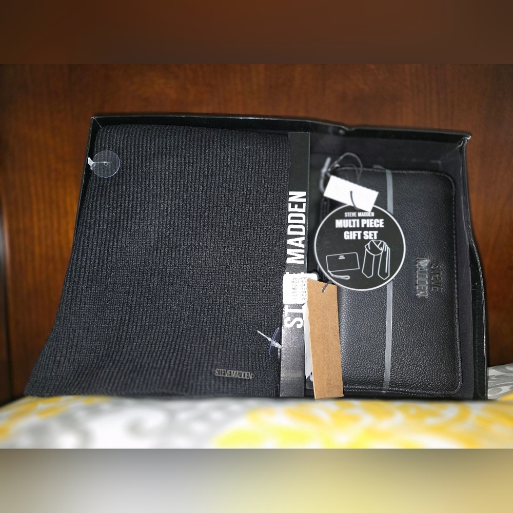 Steve Madden Black Women's Bag Gift Set